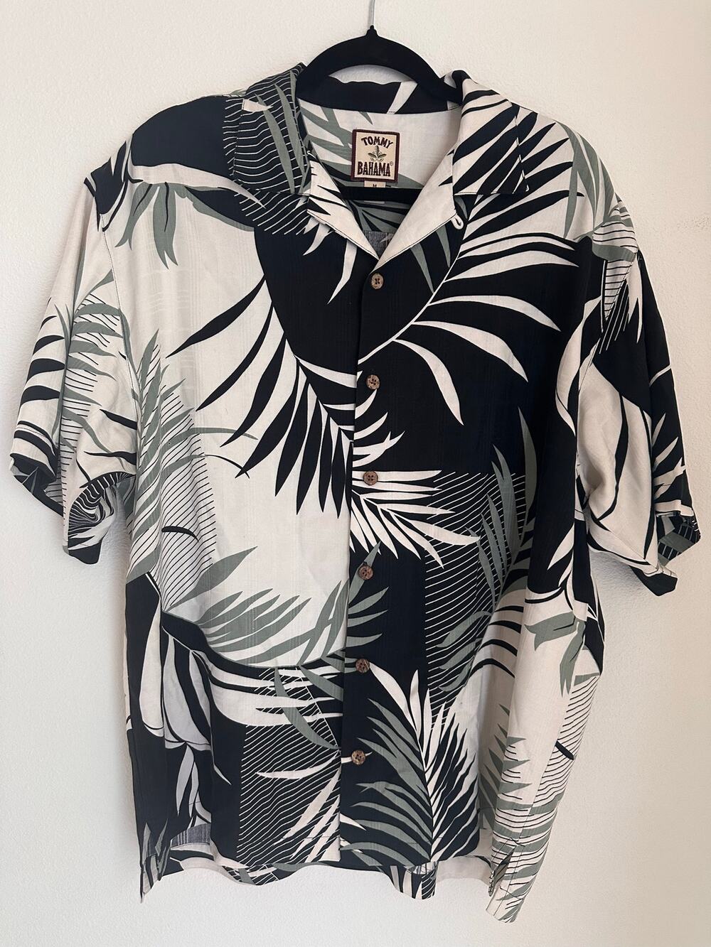 Tommy Bahama Men’s Silk Shirt – Tropical Leaf Print – Size M